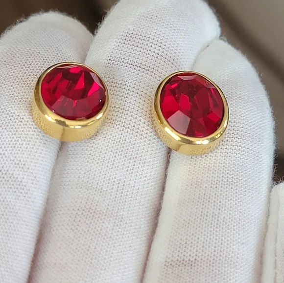 Vintage Ruby Red Earrings #2295 - Picture 4 of 12